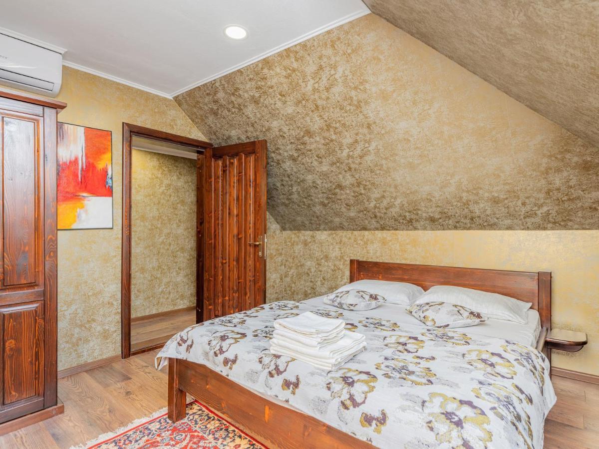 Casa Saraste Ξενοδοχείο Rîşnov Εξωτερικό φωτογραφία